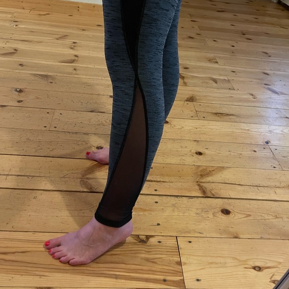 Mesh panel legging - Picture 8 of 10